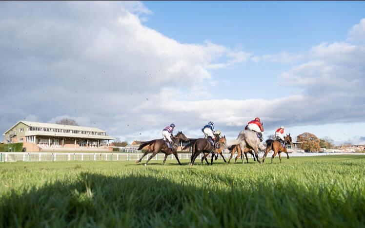 Welsh residents allowed to travel to English racecourses