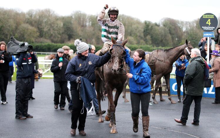 Nassalam winning the Welsh Grand National