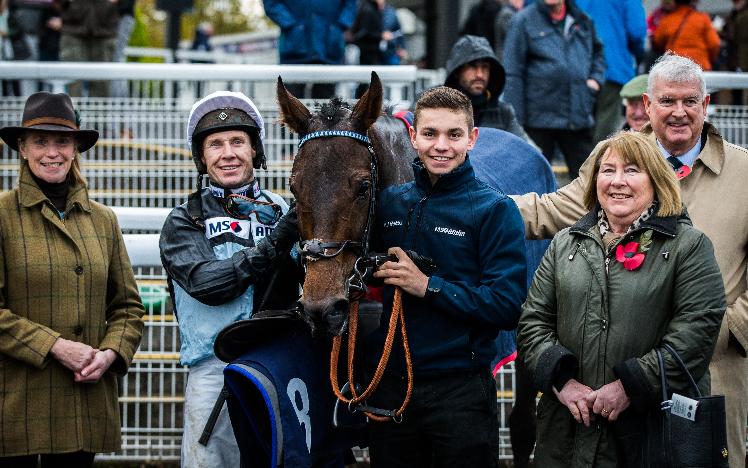 Richard Johnson proved to be a dangerous opponent on Potters Venture, trained by Philip Hobbs