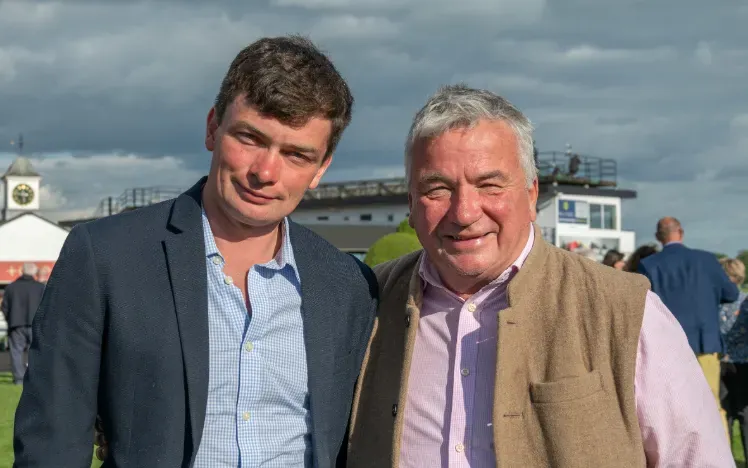 Nigel-Twiston-Davies + Willie